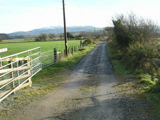 Cynfal crossing left